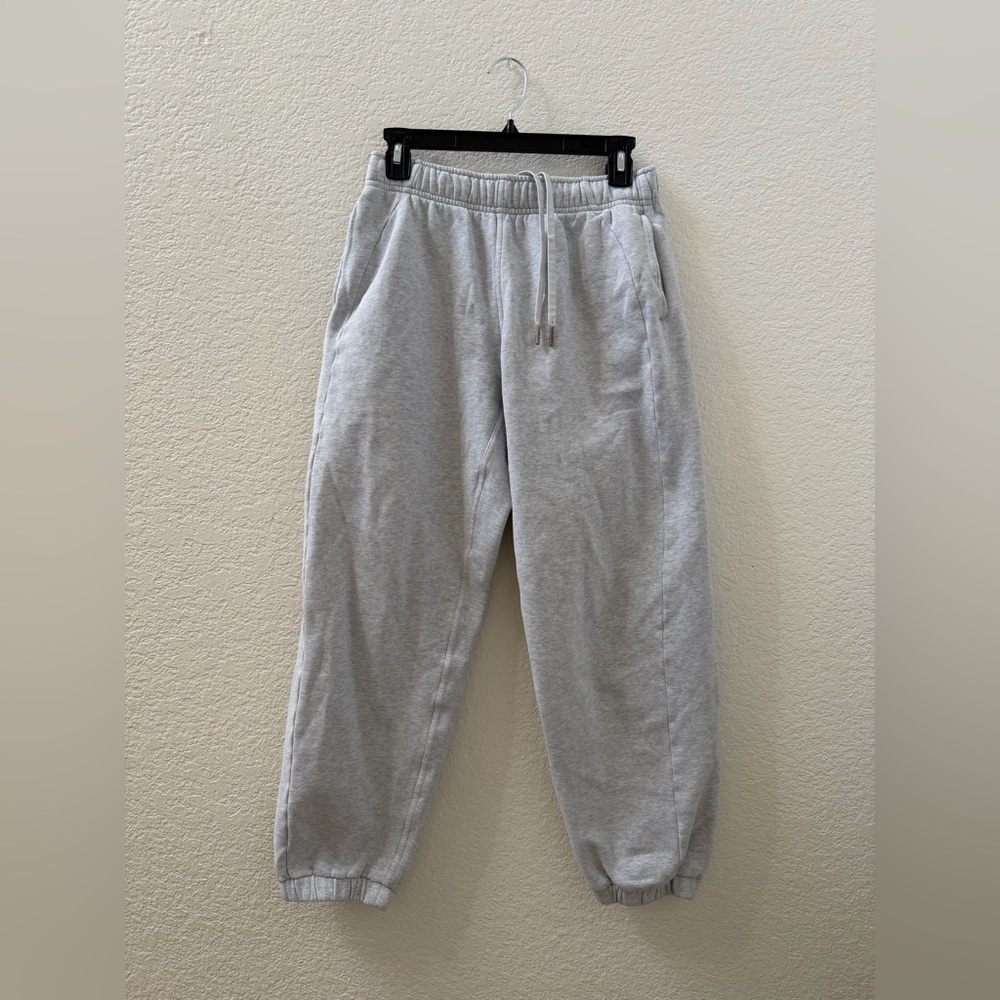 Women’s LuLuLemon Light Gray Jogger Sweatpants